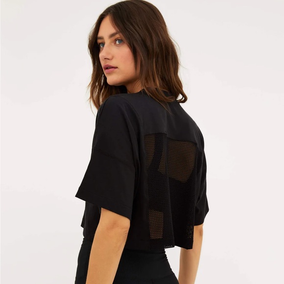 Black crop top with mesh back detail - Picture 2 of 6